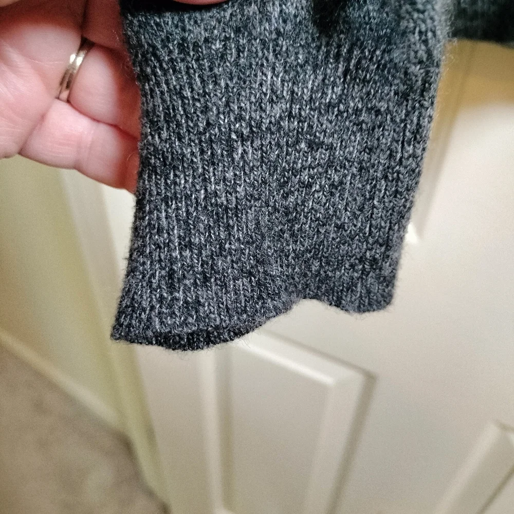 Lux Cashmere Men’s V-Neck Sweater Large 100%‎ Pure Cashmere Charcoal Gray Soft